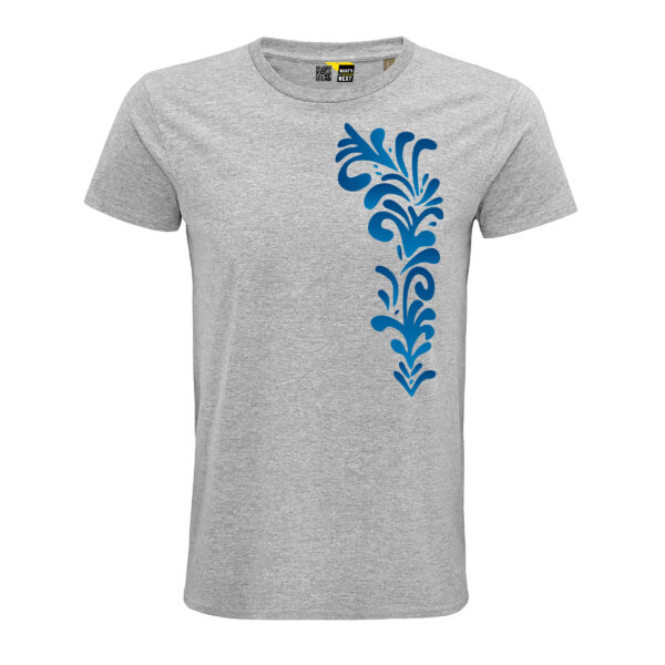 Ein graues T-Shirt. Darauf, auf der linken Seite, etwa vom Hals bis zum Bauch, verschiedene Bembel-Ornamente mit Verläufen von Hellblau nach Dunkelblau.