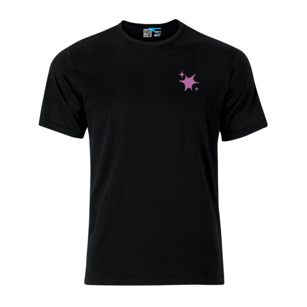 Ein T-Shirt in Schwarz. Auf der Brust ein großer und zwei kleine Sterne in Lila