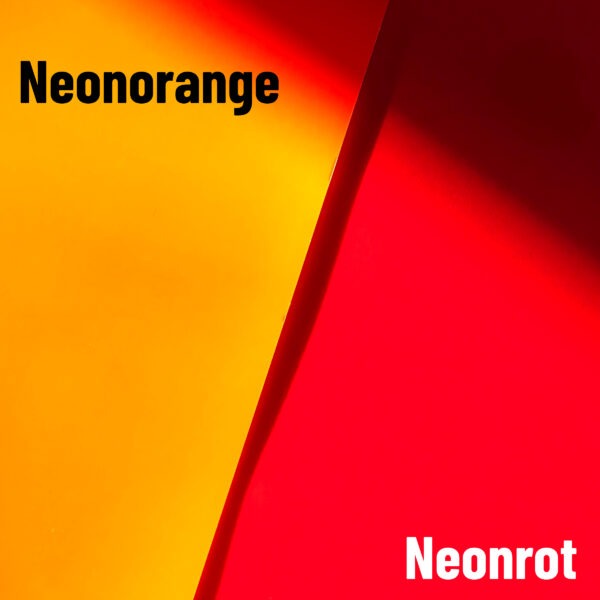 Die beiden Flexfolien in Neonorange und Neonrot liegen aufeinander, und sind hell beleuchtet. Oben rechts fällt der Schatten der Rollen auf beide. Dazu die Begriffe "Neonorange" in Schwarz und "Neonrot" in Weiß
