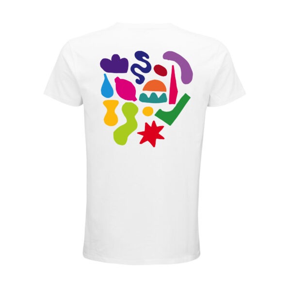 Rücken eines weißen Unisex-Shirts, darauf freie Formen (Früchte, Haken, Sterne etc.) in verschiedenen Farben.