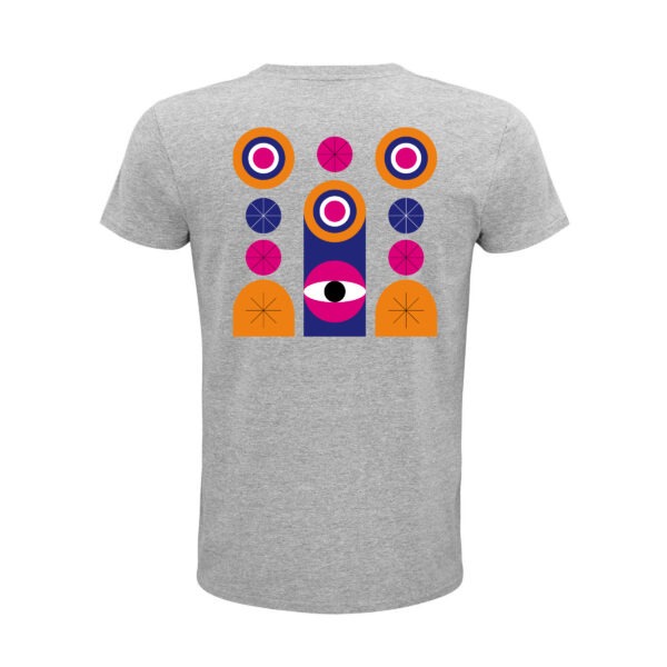 Grau meliertes Shirt, Rückenansicht. Darauf Augen, Kreise, Linien und weitere geometrische Figuren in Orange, Blau, Lila und Weiß, und sternförmig angeordnete Linien in Schwarz.