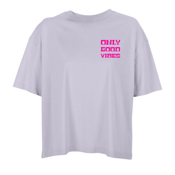 Fliederfarbenes Oversize Shirt mit dem Aufdruck "You are enough" in Neonpink klein als Brustmotiv