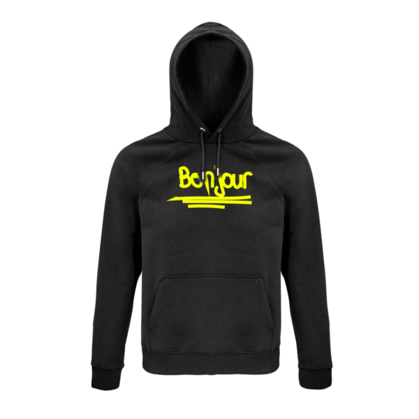 Schwarzer Hoodie mit dem Schriftzug "Bonjour" in Neongelb, grafisch umgesetzt mit drei Strichen darunter.