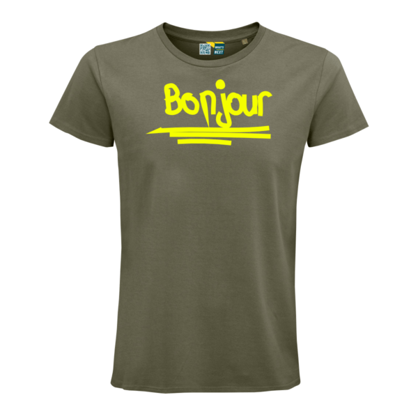 Khaki-farbenes T-Shirt mit dem Schriftzug "Bonjour" in Neongelb, grafisch umgesetzt mit drei Strichen darunter.