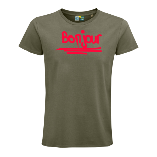 Khaki-farbenes T-Shirt mit dem Schriftzug "Bonjour" in Neonrot, grafisch umgesetzt mit drei Strichen darunter.