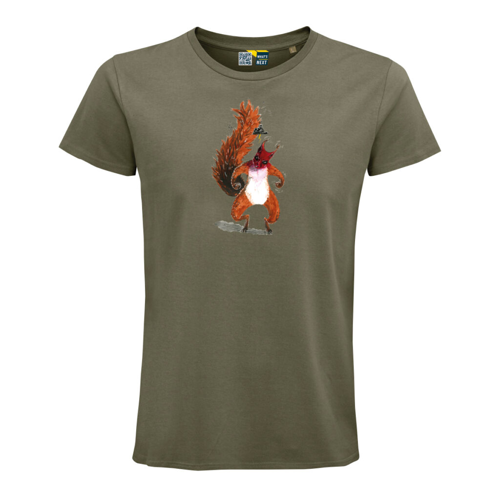 Khaki-farbenes T-Shirt, darauf das Streithörnchen, ein sehr aggressiv drein schauendes, comic-gezeichnetes Eichhörnchen, das steht und die Fäuste ballt. Den Schweif hat es aufgestellt, es ist hauptsächlich Orange mit einem weißen Bauch.