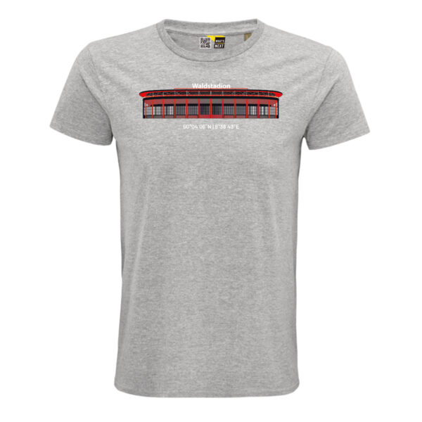 Ein graues T-Shirt, darauf das Stadion der Eintracht in Frankfurt in Schwarz und Rot gehalten. Man sieht eine sehr breite Form, darin erkennbar die vertikalen Säulen und einige Horizontale. Die Säulen tragen einen breite Vertikale fast ganz oben und dann das ovale Dach. Auf dem Dach steht der Name "Waldstation" unter dem Stadion seine Koordinaten "50° 04´06˝ N 8° 38´43˝ E"