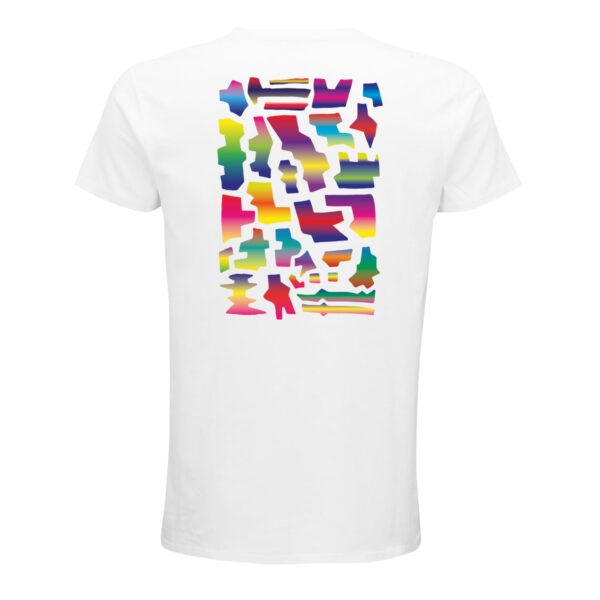Rücken eines weißen T-Shirts, darauf sind, in einem Rechteck angeordnet, die verschiedensten Formen – Vielecke, mal nur mit Kanten, mal mit gerundeten Ecken. In jeder Form ist ein mehrstufiger Farbverlauf aus unterschiedlichsten Farben, in der Regel von oben nach unten verlaufend, mal zwei- mal mehrfarbig.